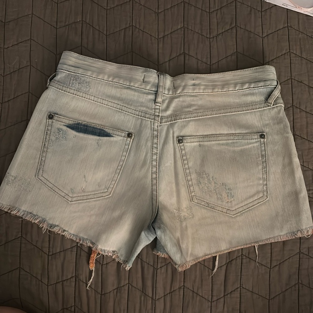 EUC Free People blue denim distressed jean shorts with interior stripe detail - Picture 3 of 12